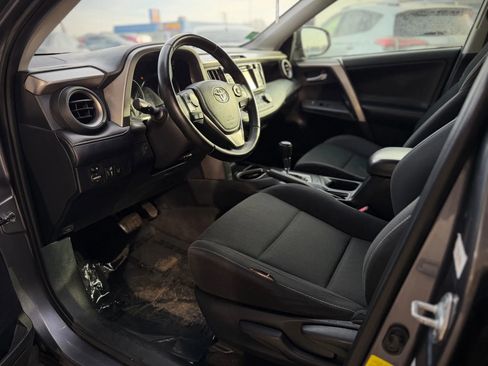 Used 2018 Toyota RAV4 XLE image 10