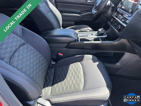 Used 2022 Nissan Pathfinder SV FWD image 23
