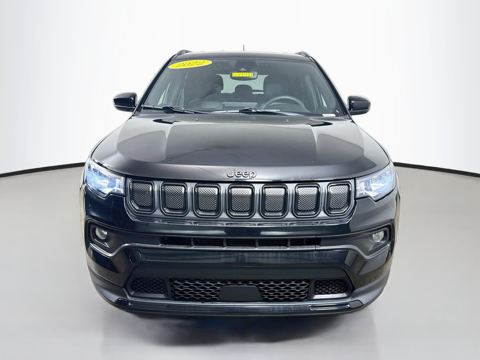 Used 2022 Jeep Compass Latitude FWD image 2