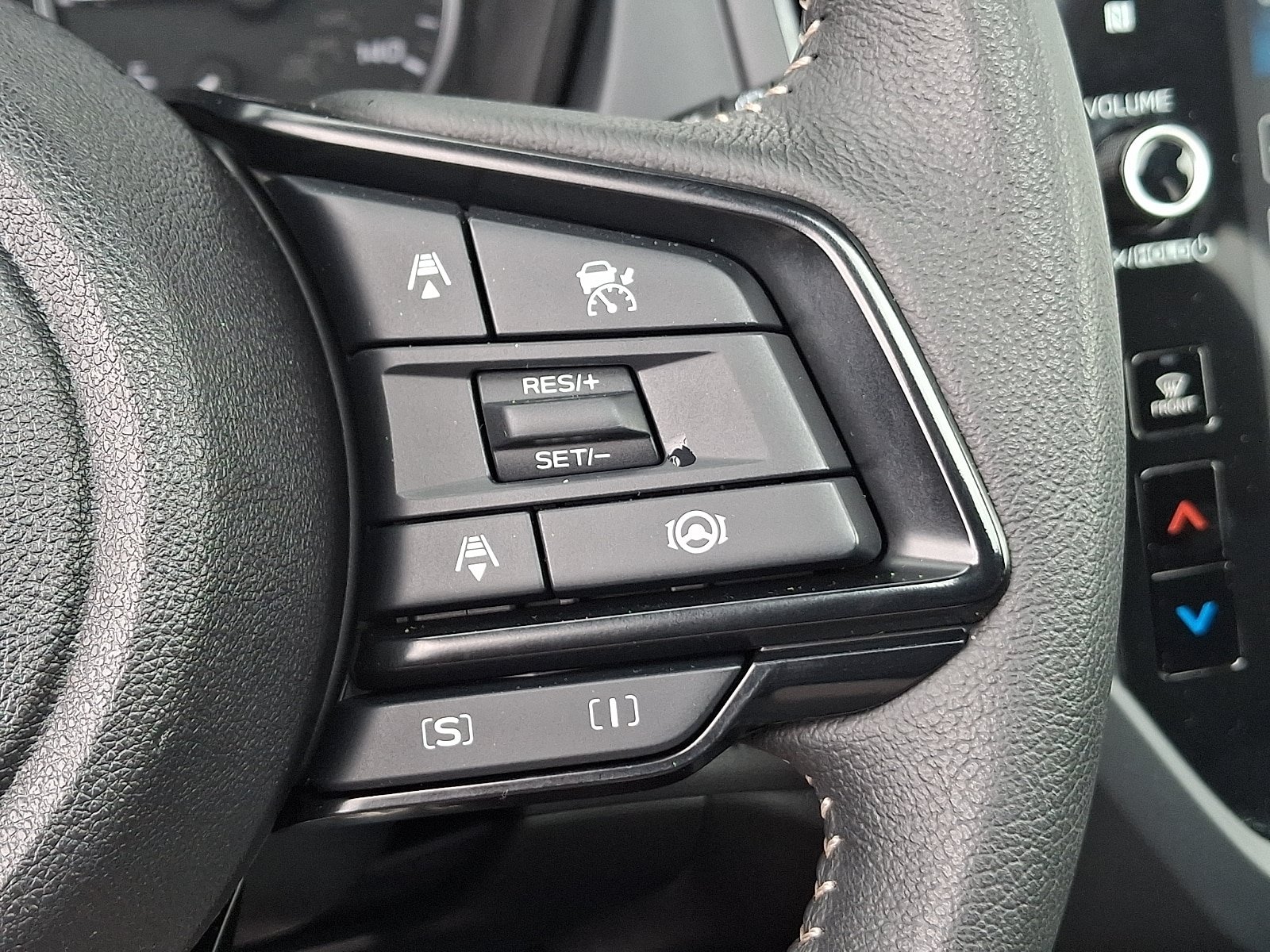 Certified 2025 Subaru Forester Premium AWD/4WD image 22