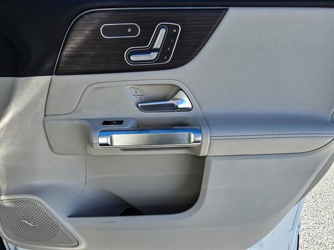 New 2026 Mercedes-Benz GLB 250 4MATIC image 38
