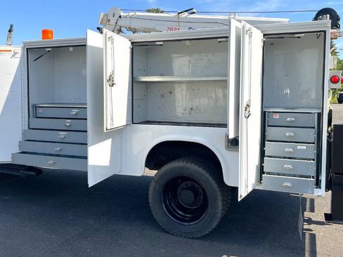 Used 2015 Ford F550 4x4 Regular Cab Super Duty image 16