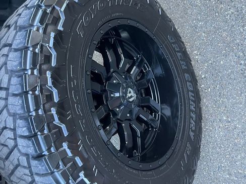 Used 2023 Ford Bronco Black Diamond AWD/4WD image 12