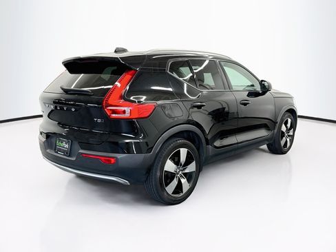 Used 2022 Volvo XC40 T5 Momentum AWD/4WD image 9