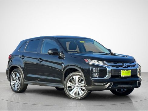 Used 2024 Mitsubishi Outlander Sport SE image 2