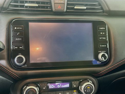 Used 2024 Nissan Versa SR FWD image 19