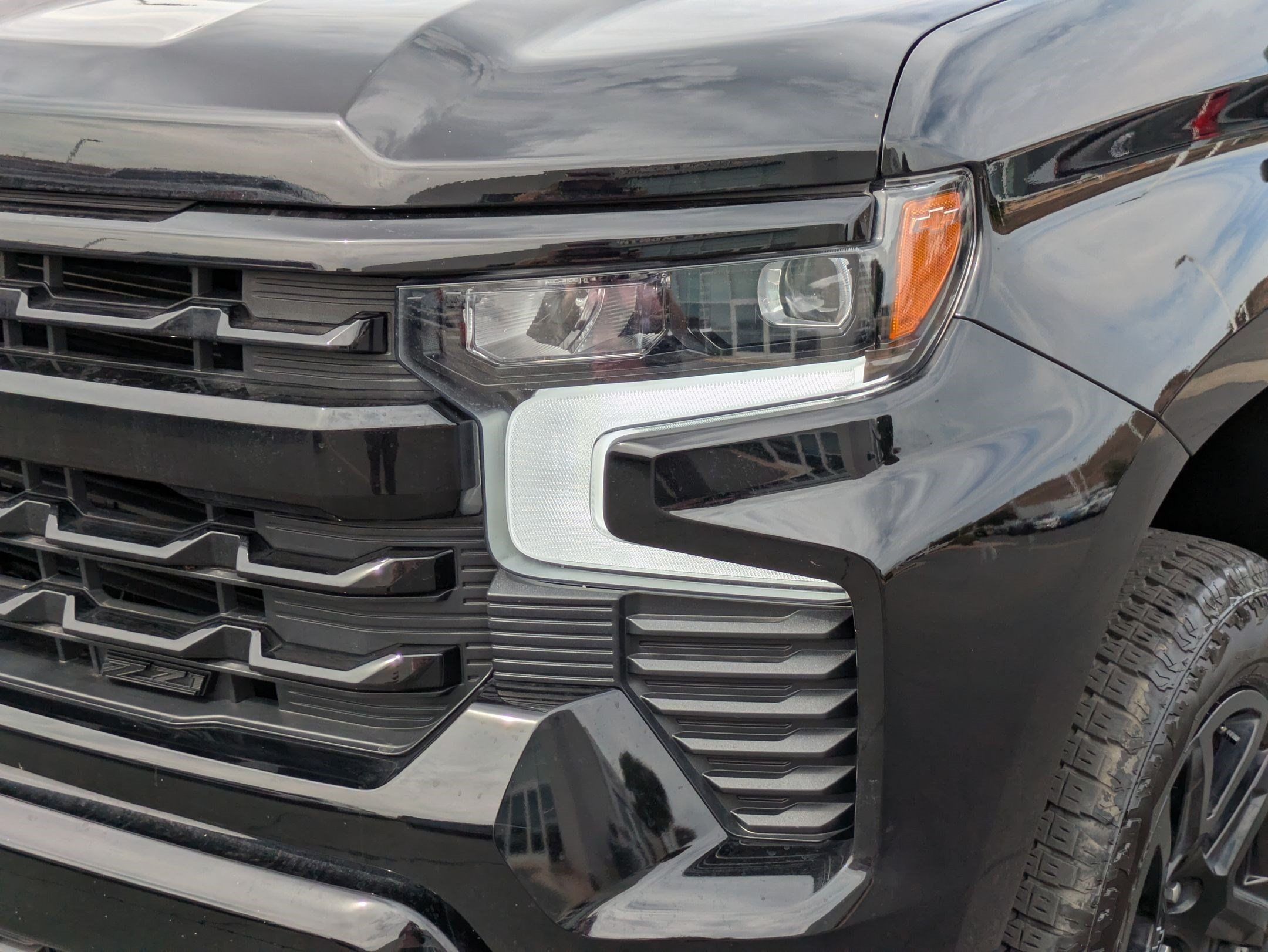 Used 2025 Chevrolet Silverado 1500 LT Trail Boss w/ Convenience Package II AWD/4WD image 10