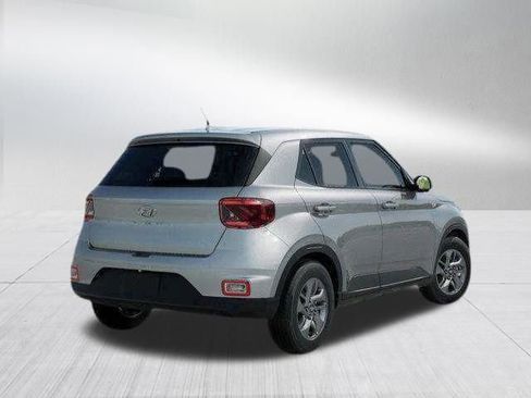 New 2026 Hyundai Venue SE FWD image 4