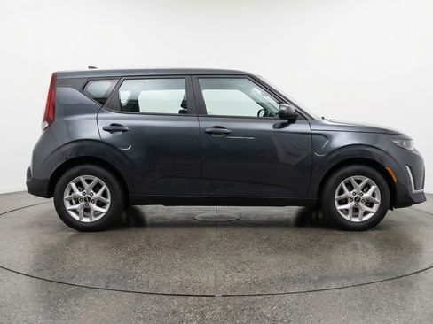 Used 2025 Kia Soul LX w/ LX Technology Package image 11