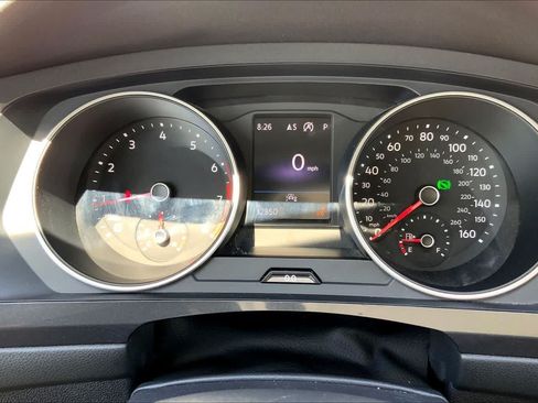 Used 2021 Volkswagen Tiguan SE FWD image 17
