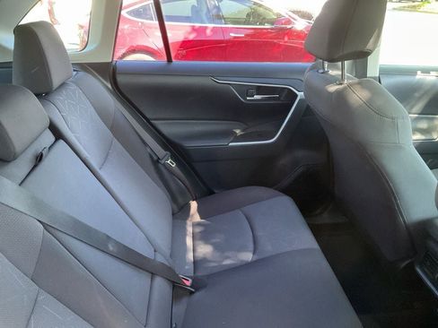 Used 2019 Toyota RAV4 XLE image 5