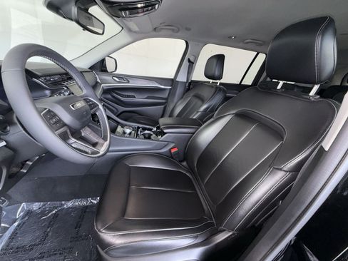 Used 2023 Jeep Grand Cherokee L Limited AWD/4WD image 13
