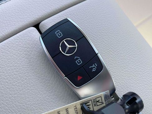 New 2026 Mercedes-Benz GLE 450 4MATIC image 4