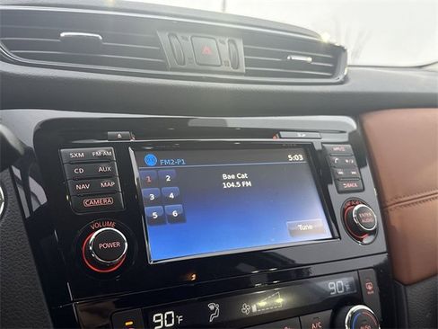 Used 2017 Nissan Rogue SL w/ SL Premium Package image 16