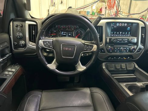 Used 2019 GMC Sierra 2500 SLT w/ Duramax Plus Package AWD/4WD image 17