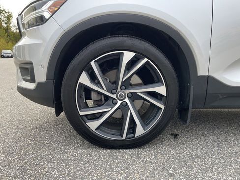 Used 2019 Volvo XC40 T5 R-Design image 48