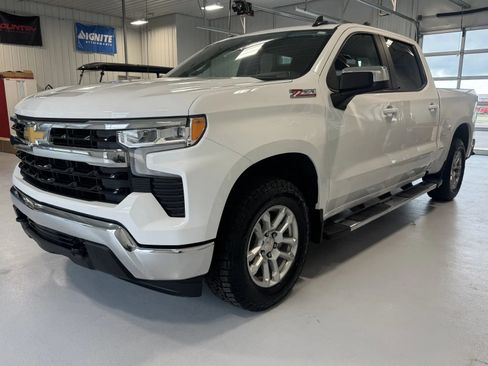 Used 2025 Chevrolet Silverado 1500 LT AWD/4WD image 7
