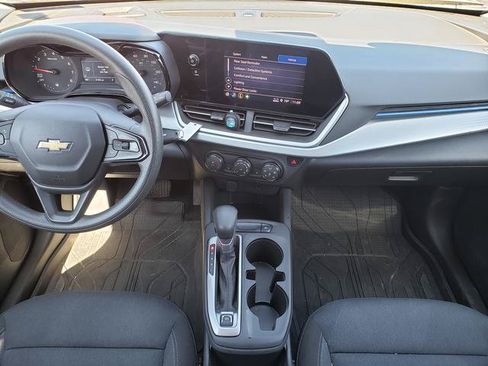 Used 2024 Chevrolet Trax LS w/ LS Convenience Package FWD image 15