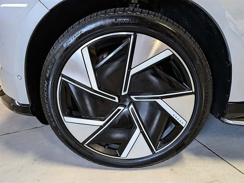 Used 2025 Volvo EX90 Ultra AWD/4WD image 15