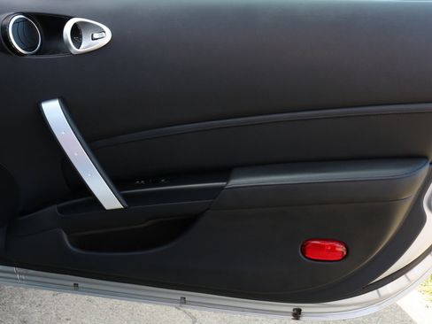 Used 2008 Nissan 350Z Enthusiast image 34