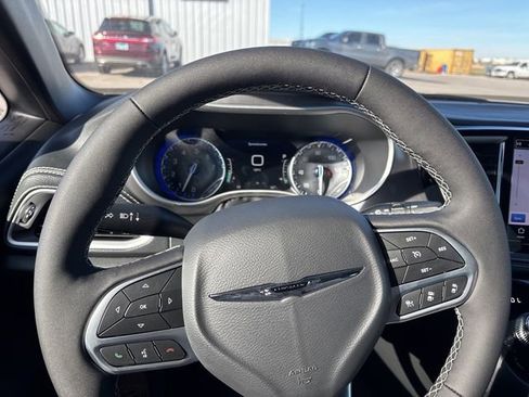 New 2026 Chrysler Pacifica Select image 46