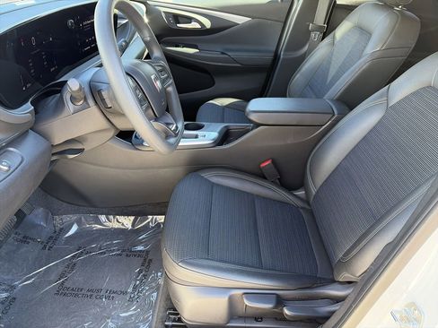 Used 2025 Buick Envista Preferred image 26