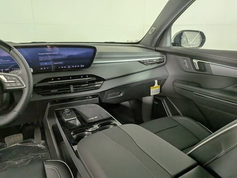 New 2025 Buick Enclave Sport Touring w/ Super Cruise Package image 32