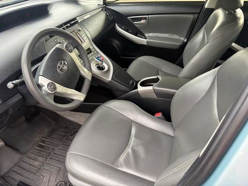 Used 2015 Toyota Prius Two image 9