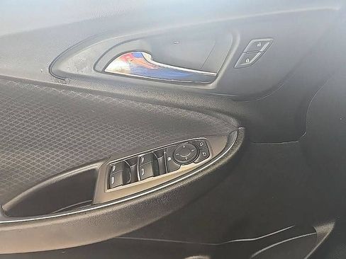 Used 2017 Chevrolet Malibu LT FWD image 13