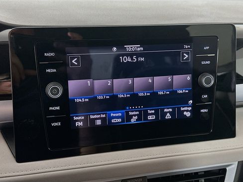 Used 2025 Volkswagen Taos SE FWD image 21