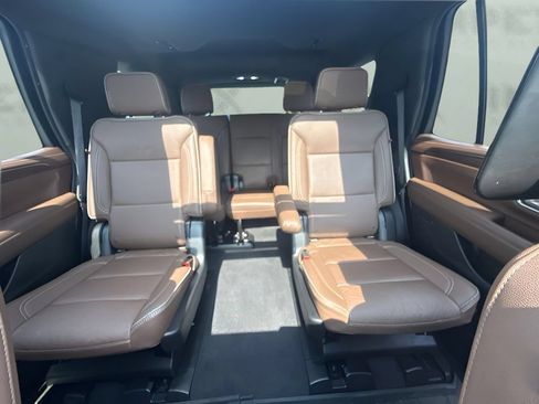Used 2024 Chevrolet Tahoe High Country w/ Advanced Technology Package AWD/4WD image 7