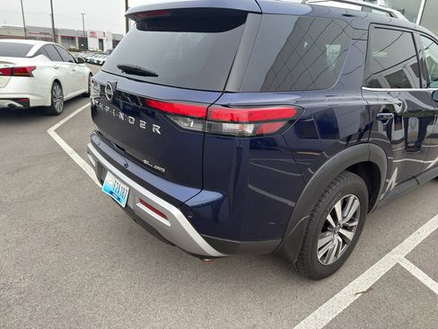 Certified 2022 Nissan Pathfinder SL image 5