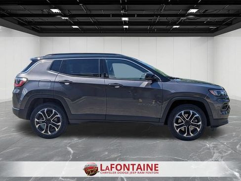 Used 2023 Jeep Compass Limited AWD/4WD image 6