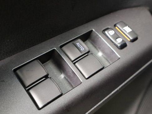 Used 2017 Toyota RAV4 LE image 21