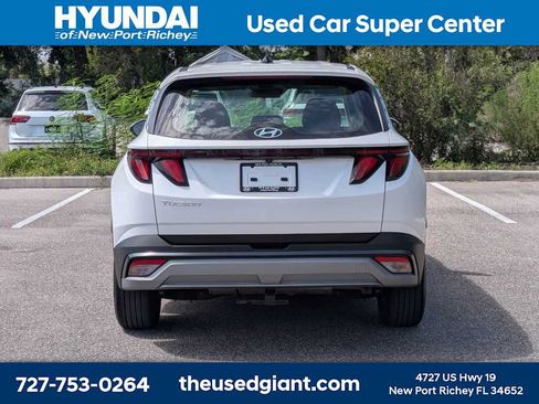 Used 2025 Hyundai Tucson SE FWD image 4
