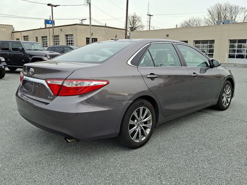 Used 2015 Toyota Camry XLE image 7