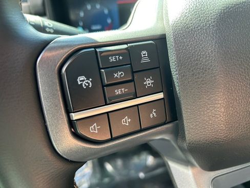 Used 2025 Ford F150 Lariat AWD/4WD image 15