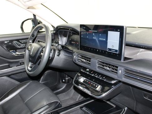 Used 2023 Lincoln Corsair Reserve AWD/4WD image 31
