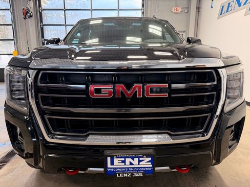 Used 2024 GMC Yukon AT4 w/ Technology Package image 3