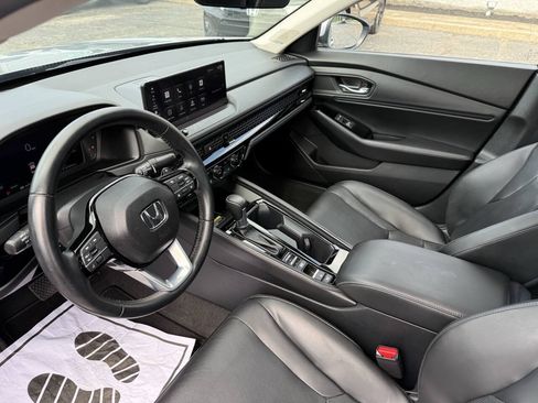 Used 2024 Honda Accord Touring image 17