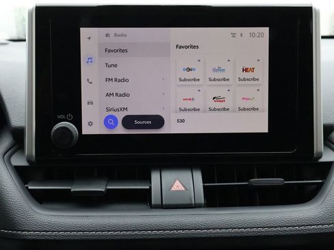 Used 2025 Toyota RAV4 XLE image 27