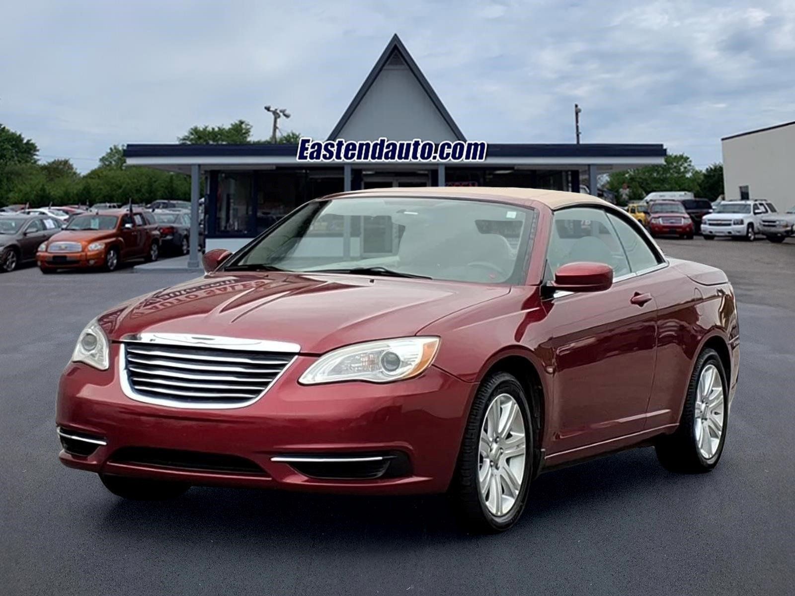 Used 2012 Chrysler 200 Touring FWD image 1