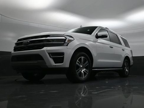 Used 2022 Ford Expedition Limited image 27