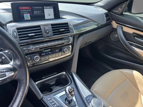 Used 2018 BMW M4 Coupe image 15