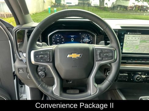 Used 2025 Chevrolet Silverado 1500 LT AWD/4WD image 15