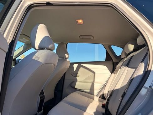 Used 2024 Hyundai Kona SEL FWD image 12