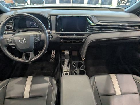 Used 2025 Toyota Camry SE FWD image 15