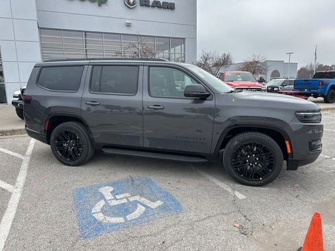 New 2025 Jeep Wagoneer Series II w/ Convenience Group I image 39