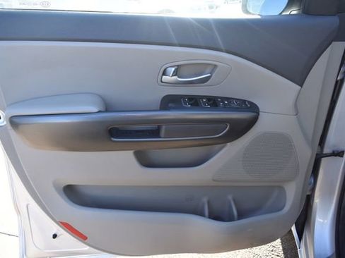 Used 2016 Kia Sedona LX w/ Option Group 020 image 18