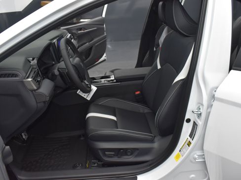 Used 2025 Toyota Camry SE image 23